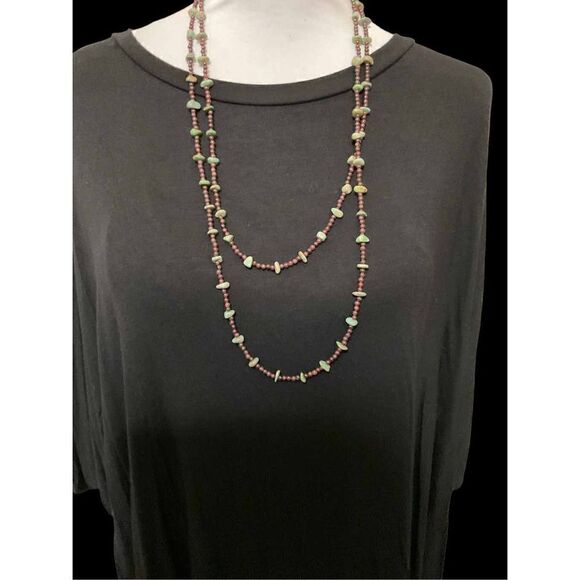 Green Turquoise and Garnet Necklace - Picture 11 of 15
